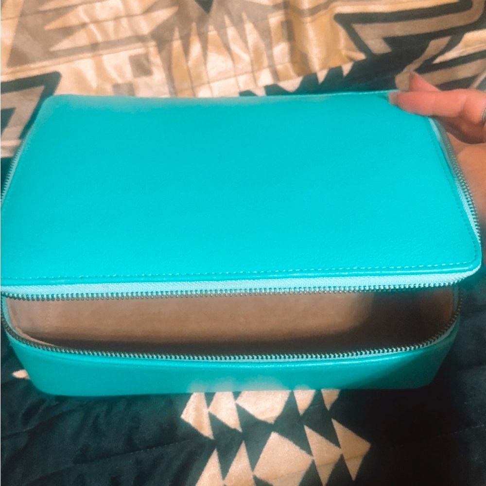 Beautiful double D leather jewelry case